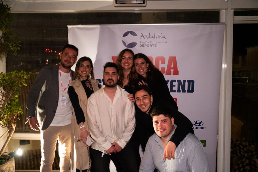 Asistentes posando en el cóctel del evento deportivo MARCA Sport Weekend 2023 Málaga